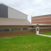 Enclosed walkway
