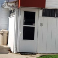 Doghouse style