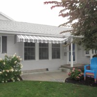 Shed style with mitered corner